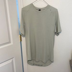 Men’s lululemon drysense workout shirt